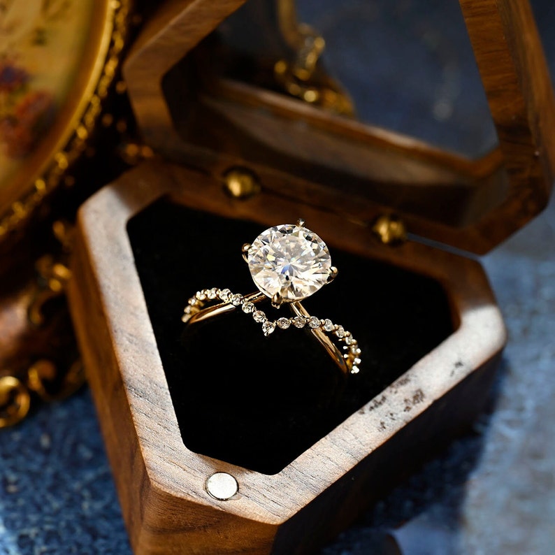 3.0 CT Round Shaped Moissanite Engagement Ring With V-shaped Pave Accents 5