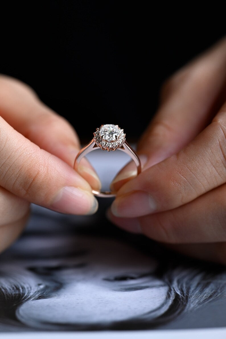 Stunning 1.0 - 2.0 CT Oval Moissanite Engagement Ring with Halo Design 4