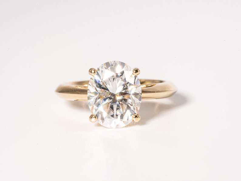 Stunning 3.0 CT Oval Cut Moissanite Engagement Ring with Solitaire Design 1