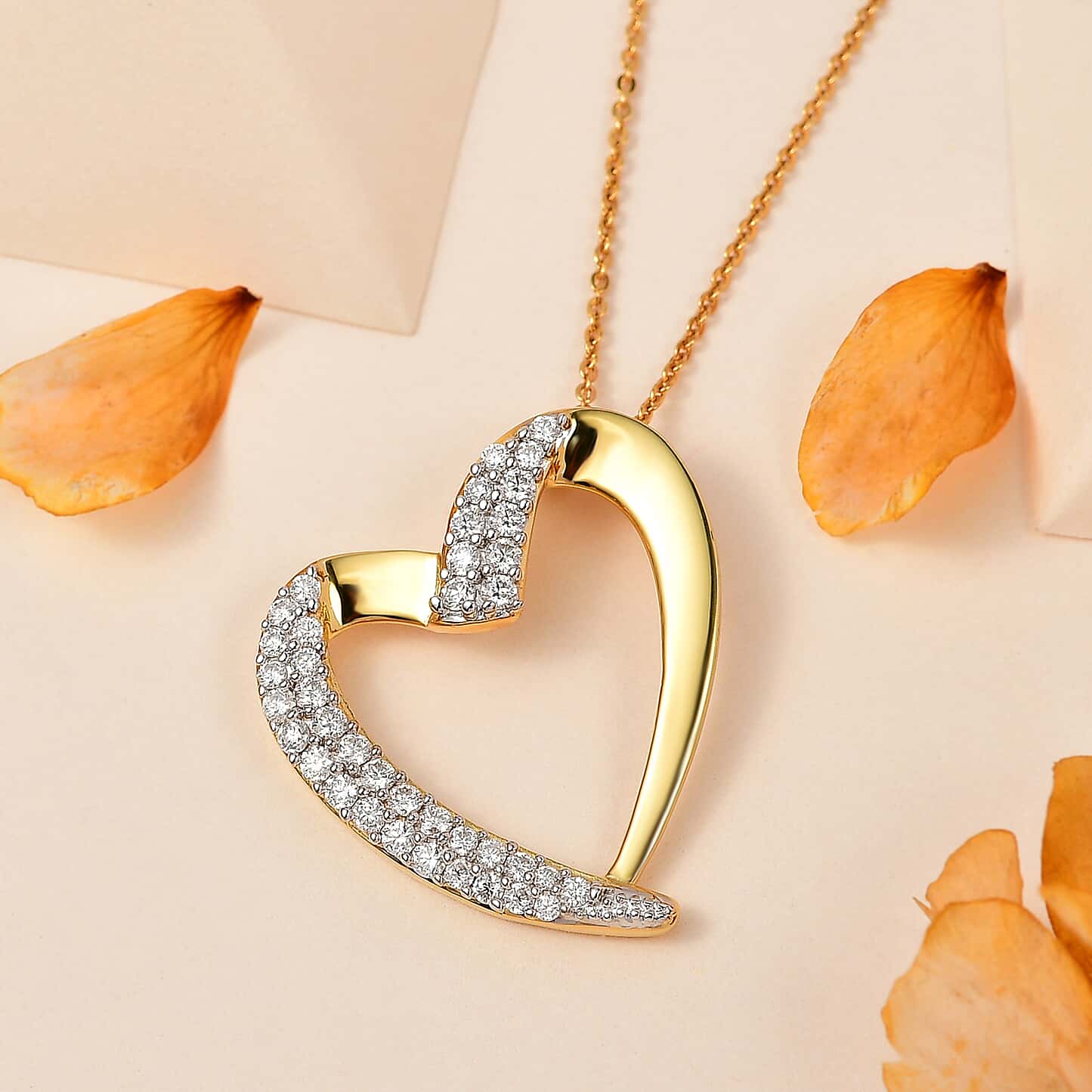 Round Cut Cubic Zirconia in 925 Sterling Silver Necklace 3