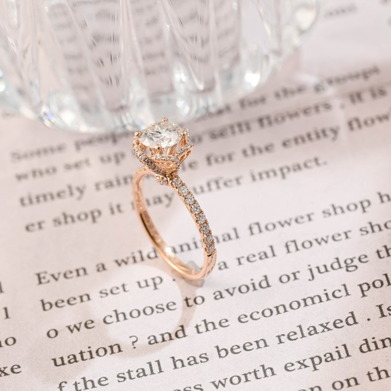 1.0 CT Round Shaped Moissanite Multi-Stone Pave Engagement Ring 3