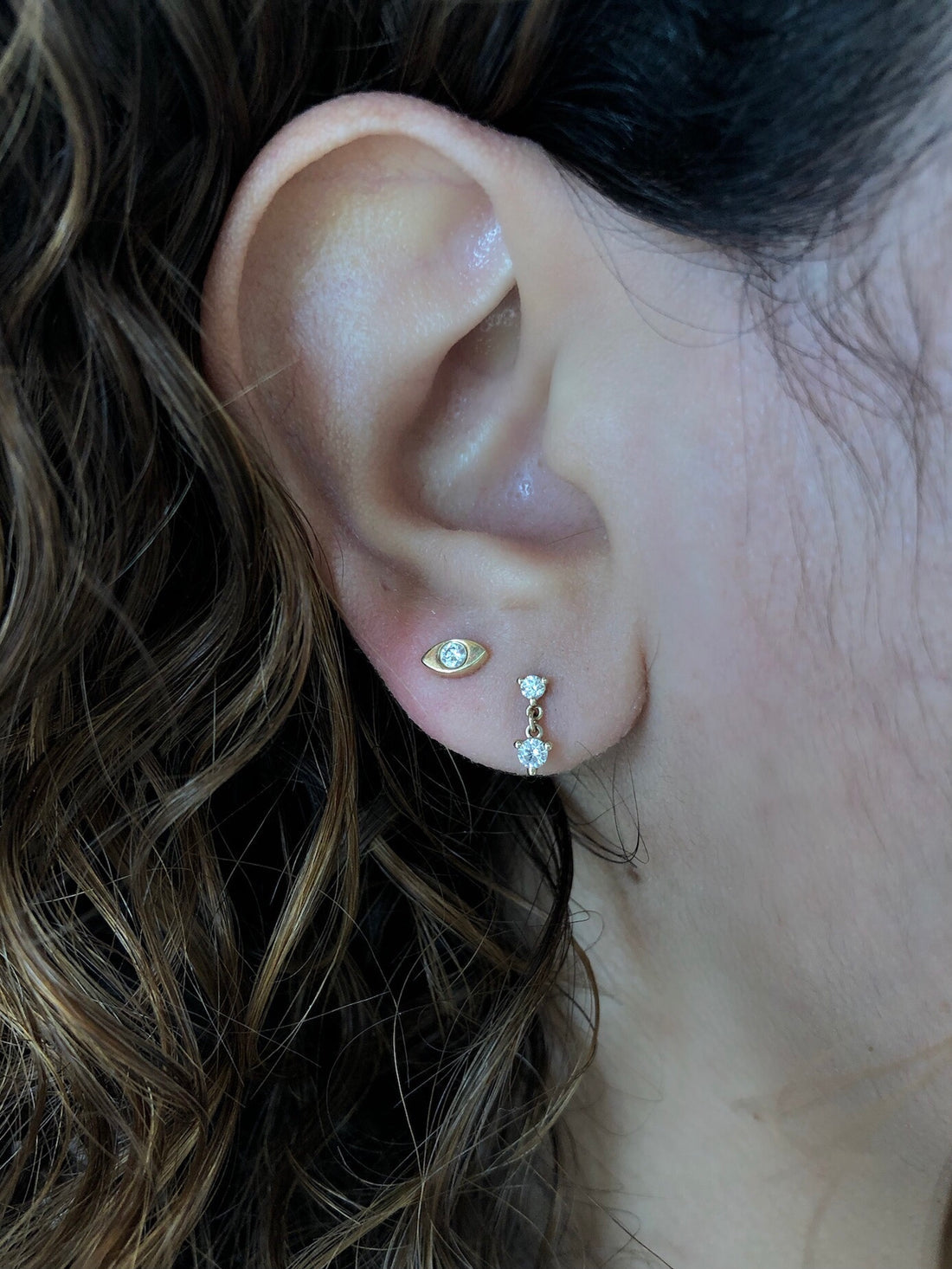 0.20 TCW Round Cut Moissanite Studs Earrings in Gold 3