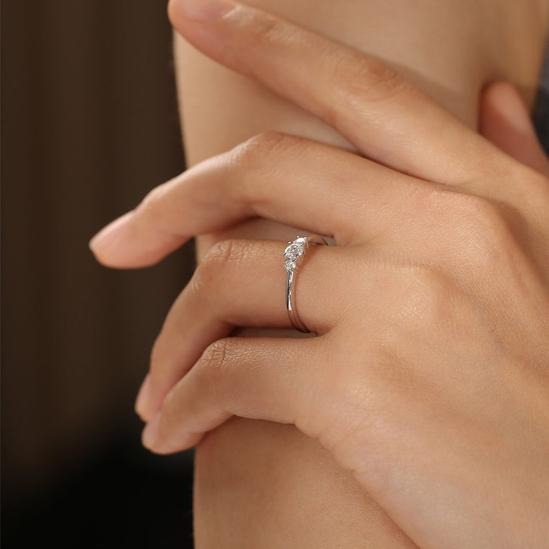 Stunning 1.0 CT Round Cut Moissanite Engagement Ring with Three Stone Design 8