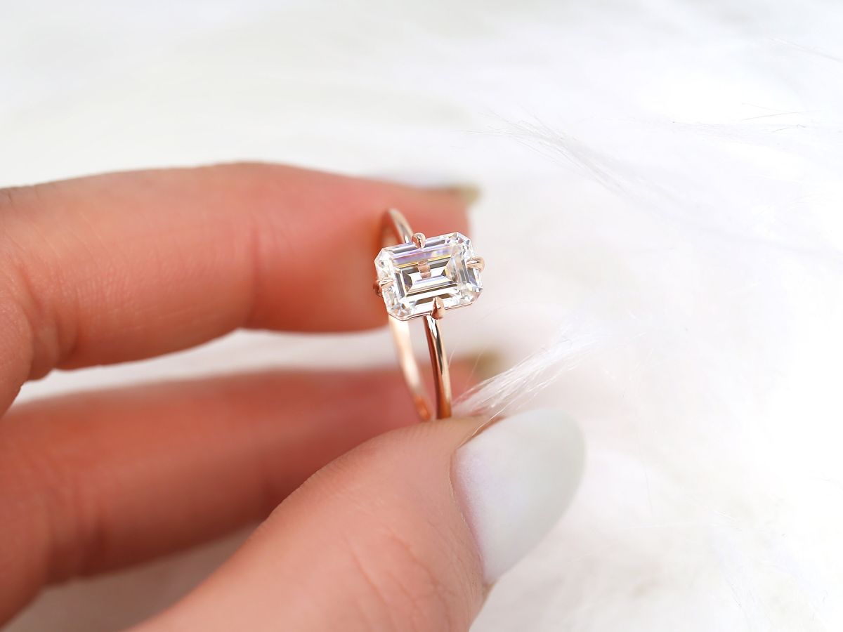 Stunning 1.75 CT Emerald Moissanite Engagement Ring with Solitaire Design 6