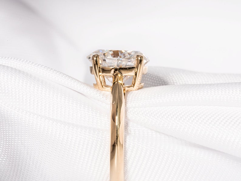 Stunning 3.0 CT Oval Cut Moissanite Engagement Ring with Solitaire Design 6
