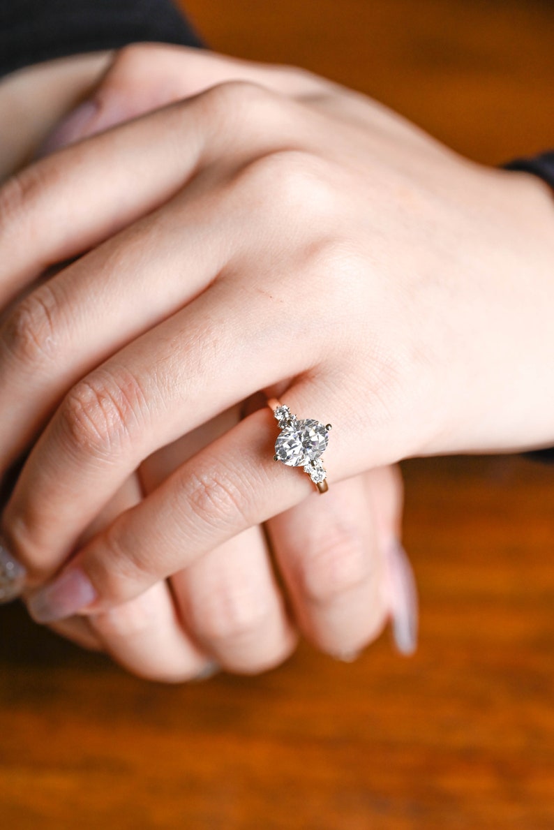 Stunning 1.0 - 2.0 CT Oval Moissanite Engagement Ring with Cluster Design 4
