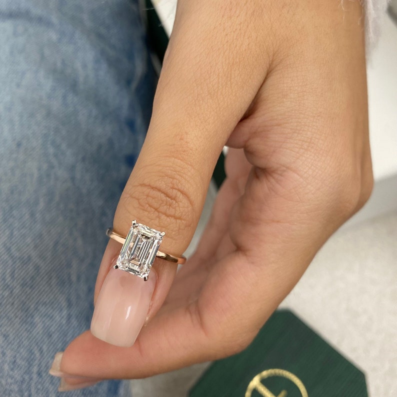 Stunning 3.0 CT Emerald Moissanite Engagement Ring with Solitaire Design 7