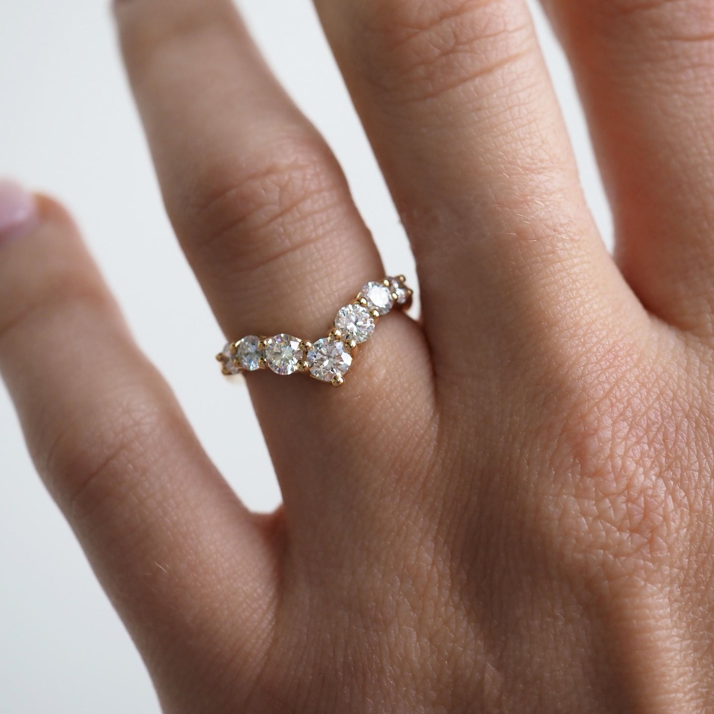 Stunning 1.10 TCW Round Moissanite Stones Curved Wedding Bands 2