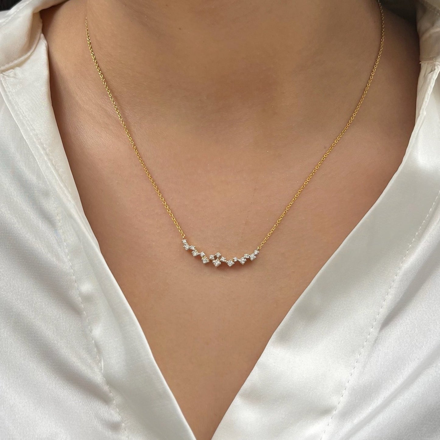 0.30 TCW Round Moissanite Diamond Cluster Pendant Necklace in Solid Gold 3