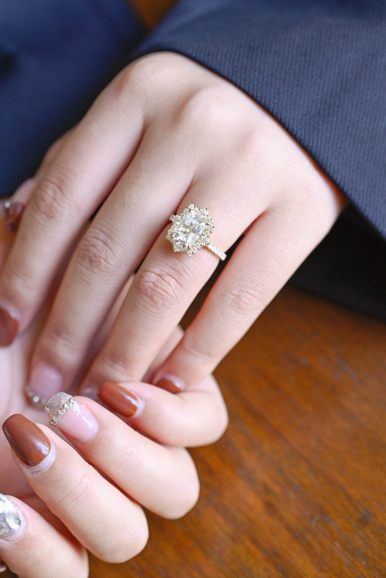 Stunning 1.5 - 2.5 CT Radiant Moissanite Engagement Ring with Pave & Halo Design 2