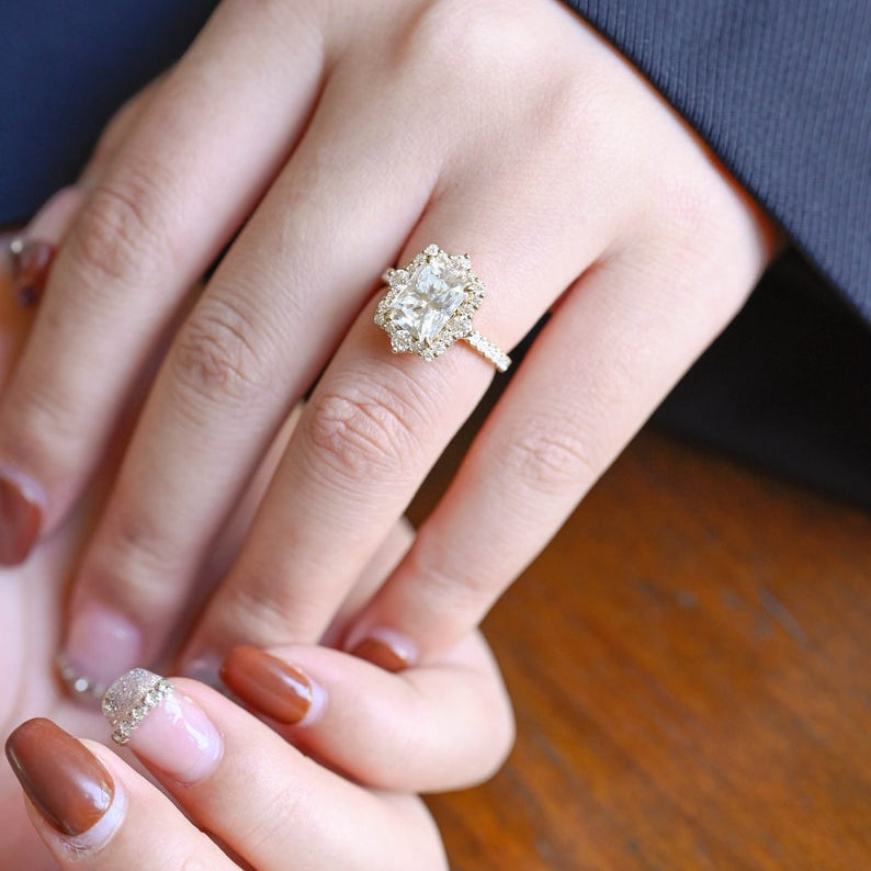 Stunning 1.5 - 2.5 CT Radiant Moissanite Engagement Ring with Pave & Halo Design 2