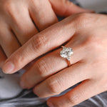 Stunning 1.0 - 2.0 CT Oval Moissanite Engagement Ring with Cluster Design 2