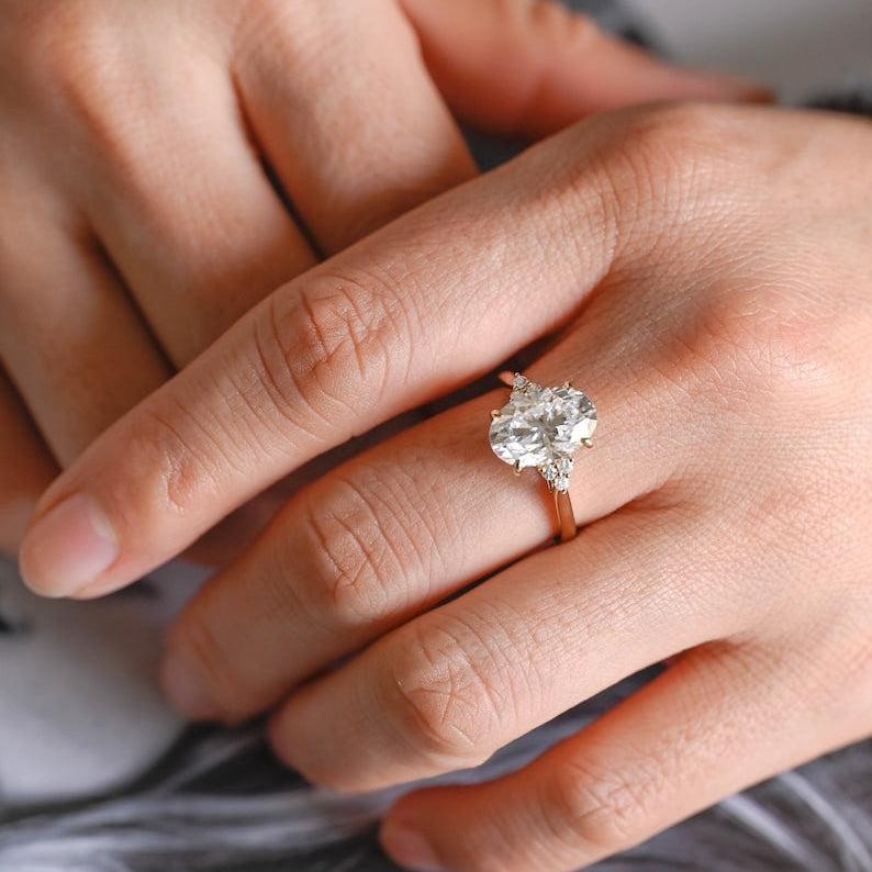 Stunning 1.0 - 2.0 CT Oval Moissanite Engagement Ring with Cluster Design 2