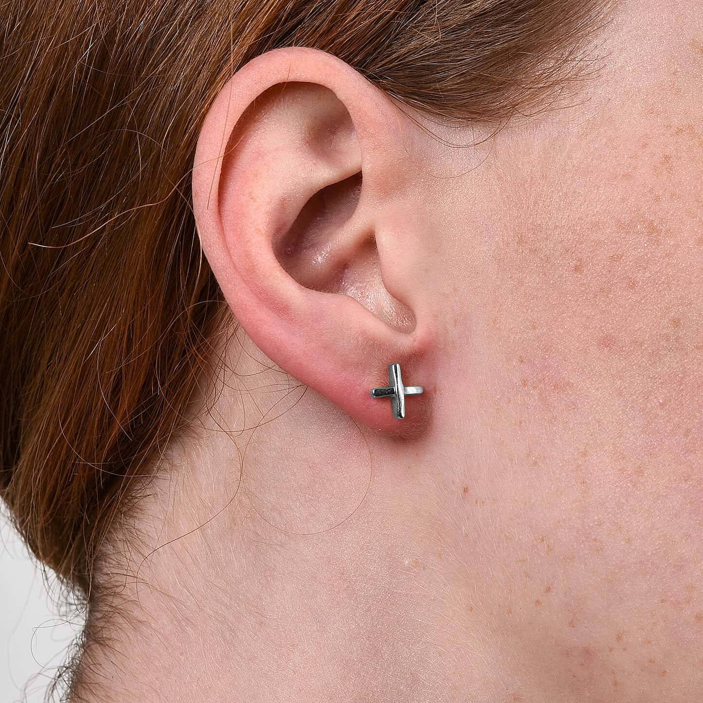 Round Cut Cubic Zirconia in 925 Sterling Silver Earrings 7