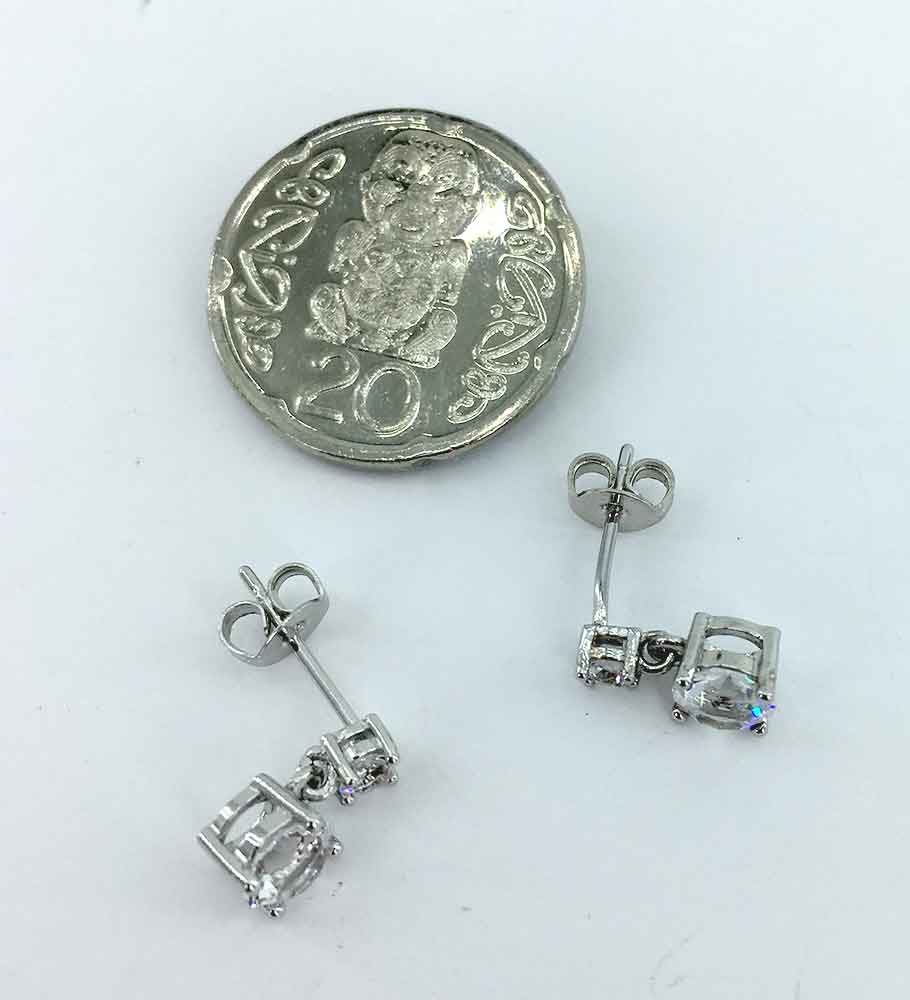 Round Cut Cubic Zirconia in 925 Sterling Silver Earrings 3