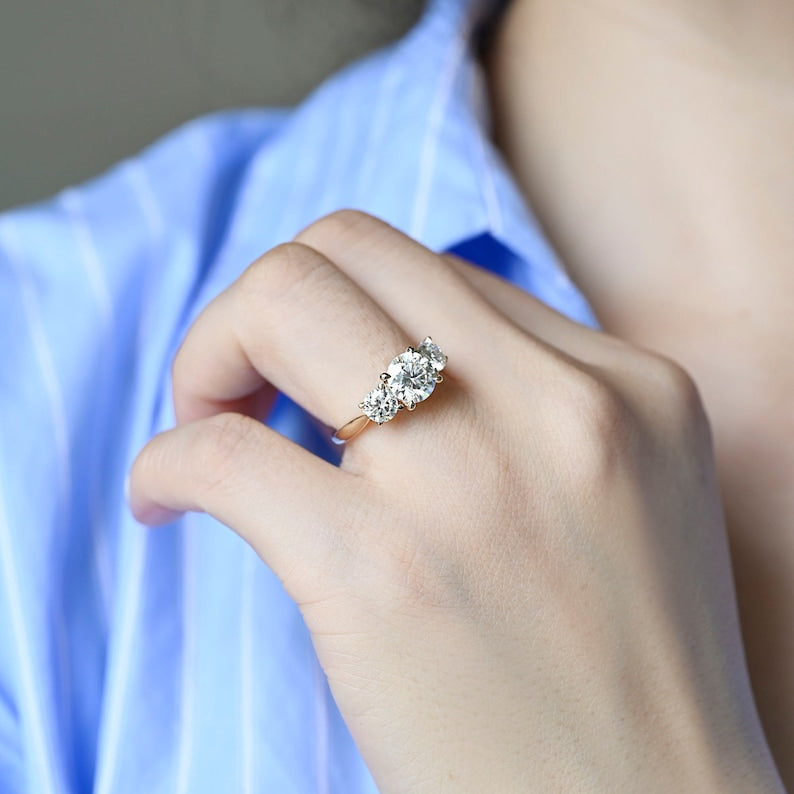 Stunning 3.0 CT Round Moissanite Engagement Ring with 3 Stones Design 10