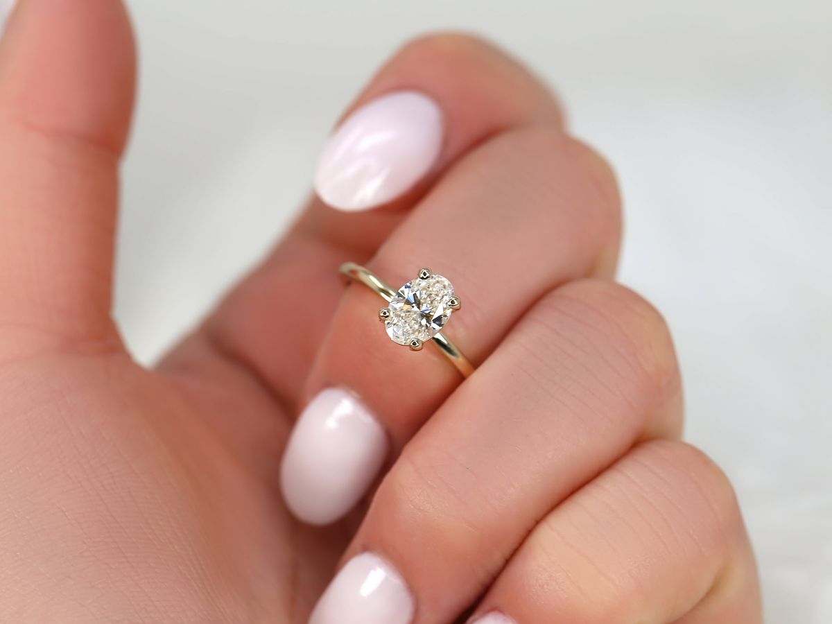 Stunning 1.01 CT Oval Moissanite Engagement Ring with Solitaire Design 8