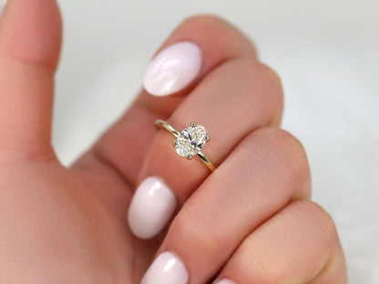 Stunning 1.01 CT Oval Moissanite Engagement Ring with Solitaire Design 8