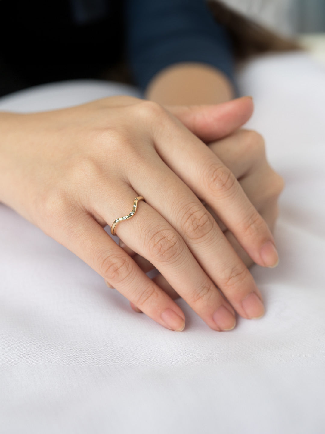 Stunning 0.1  TCW Round Moissanite Stones Curved Wedding Bands 6