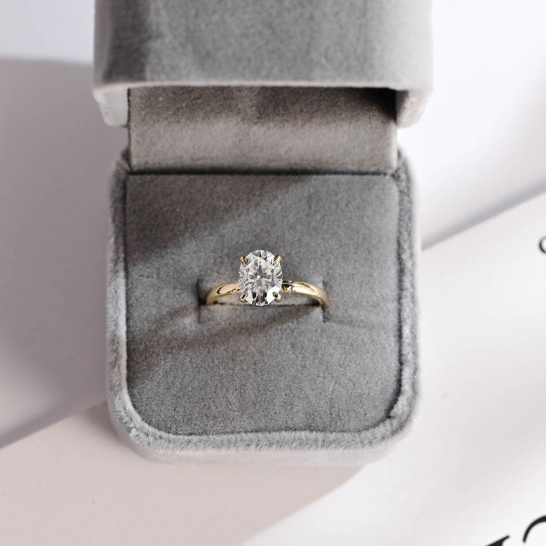 Stunning 1.0 - 2.0 CT Oval Moissanite Engagement Ring with Hidden Halo Design 8