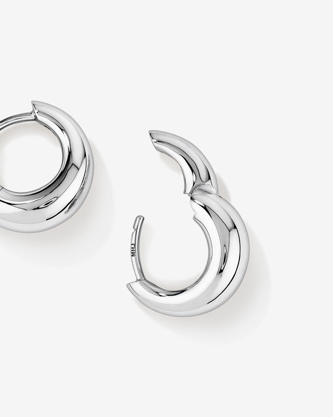 Round Cut Cubic Zirconia in 925 Sterling Silver Earrings 4