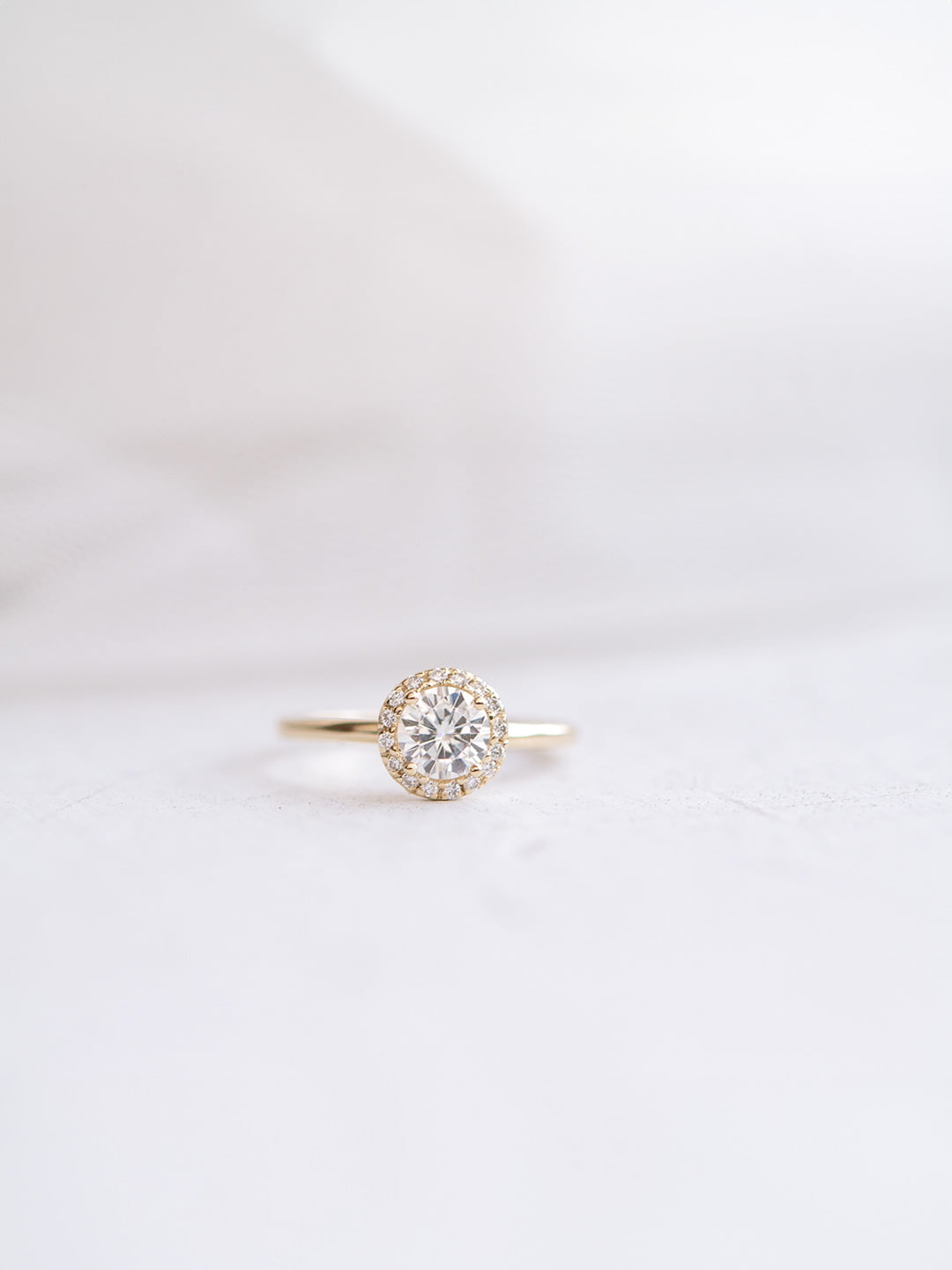 Stunning 1.0 CT Round Moissanite Engagement Ring with Halo Design 9