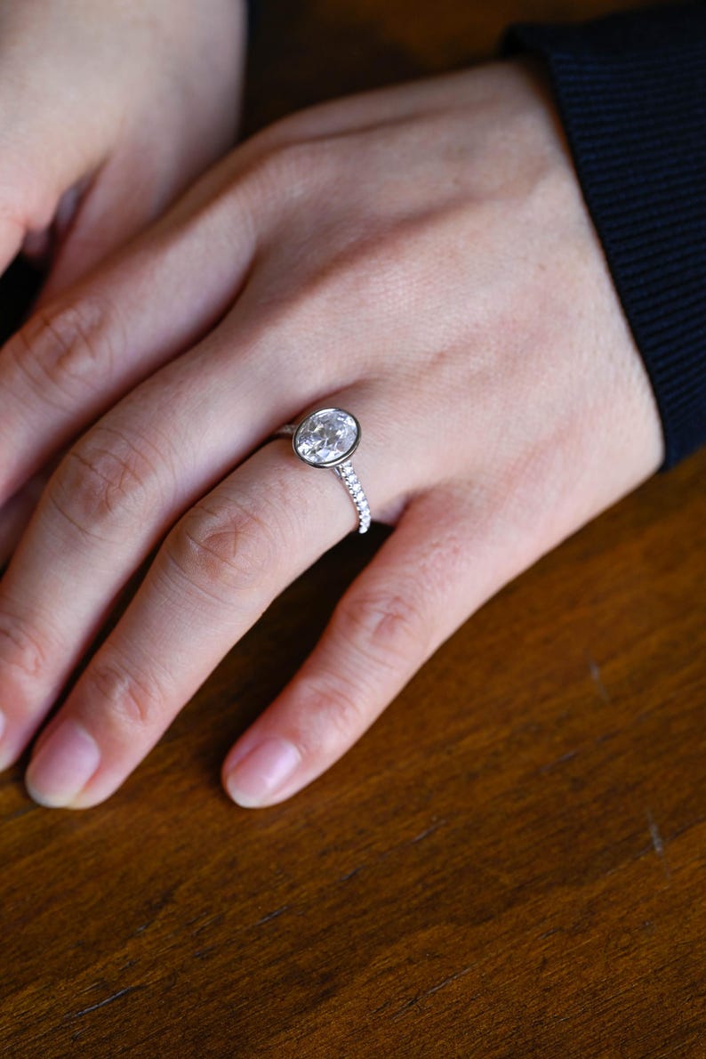 Stunning 1.0 - 2.0 CT Oval Moissanite Engagement Ring with Bezel Design 6
