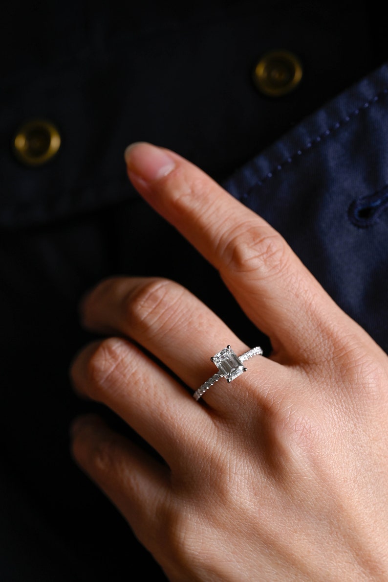 Stunning 1.0 - 2.0 CT Emerald Moissanite Engagement Ring With Hidden Halo Design 2
