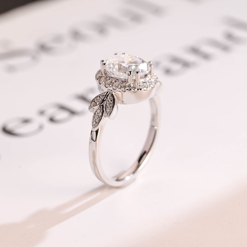 Stunning 1.0 - 2.0 CT Oval Moissanite Engagement Ring with Cluster Design 10