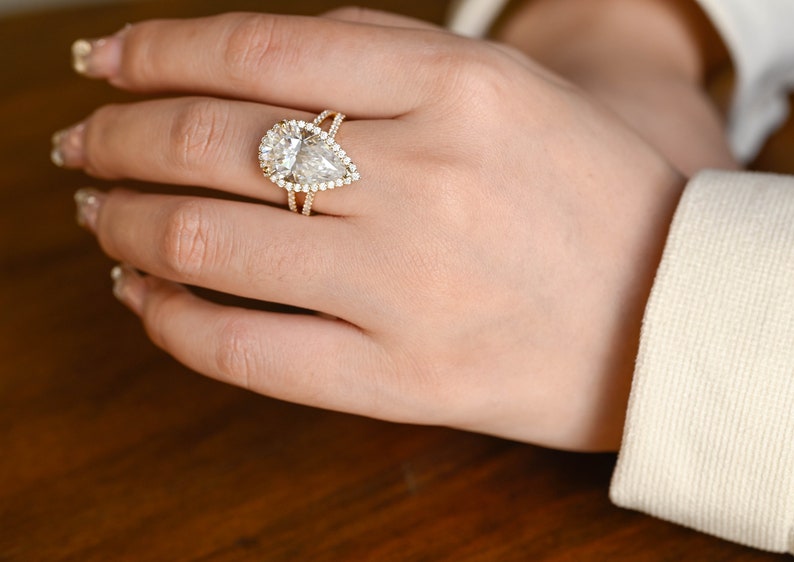 Stunning 2.0 - 4.0 CT Pear Moissanite Engagement Ring with Pave & Halo Design 6