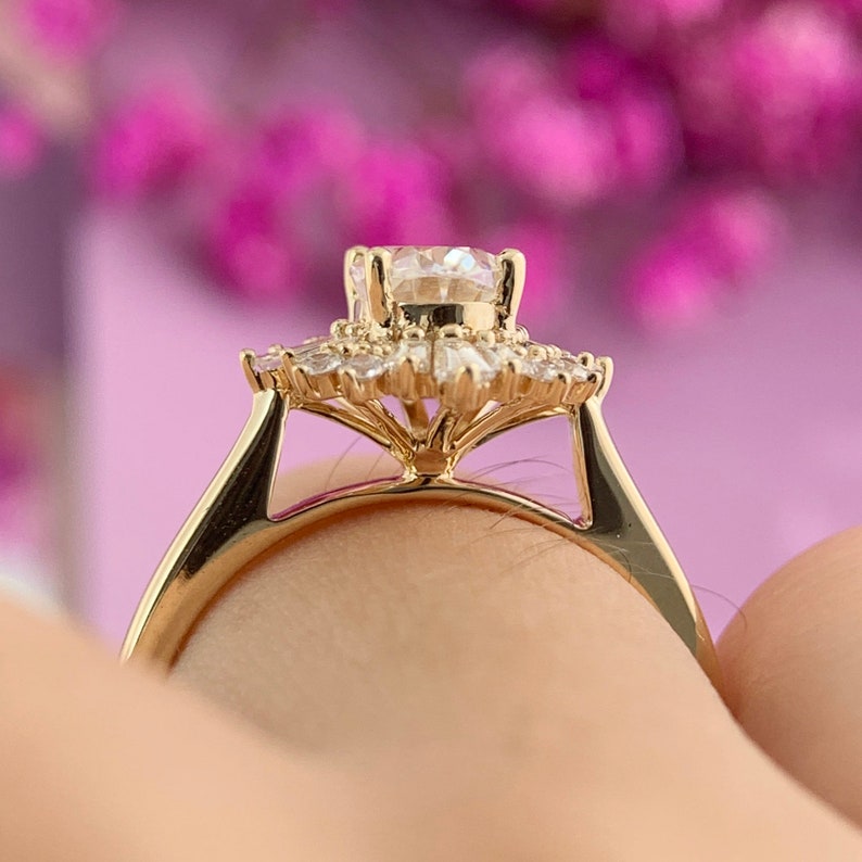 Stunning 1.0 CT Oval Cut Moissanite Engagement Ring with Cluster Halo Design 6