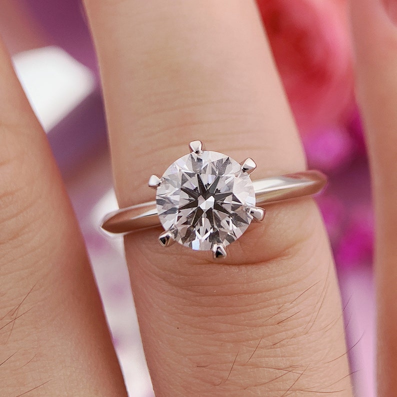 Stunning 1.50 CT Round Cut Moissanite Engagement Ring with Solitaire Design 5