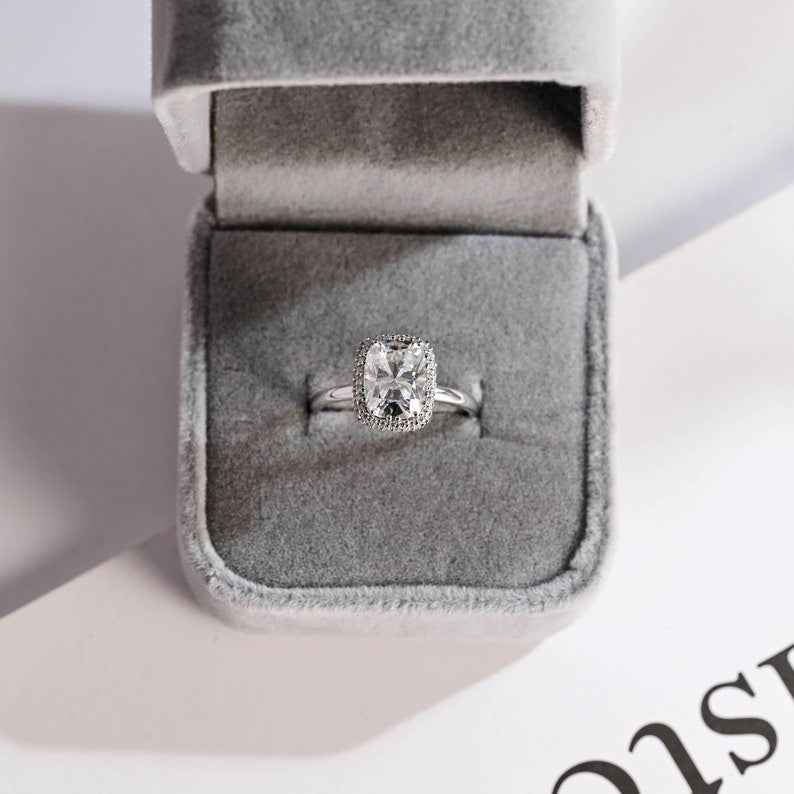 Stunning 1.0 - 2.0 CT Elongated Cushion Moissanite Engagement Ring With Halo Design 6