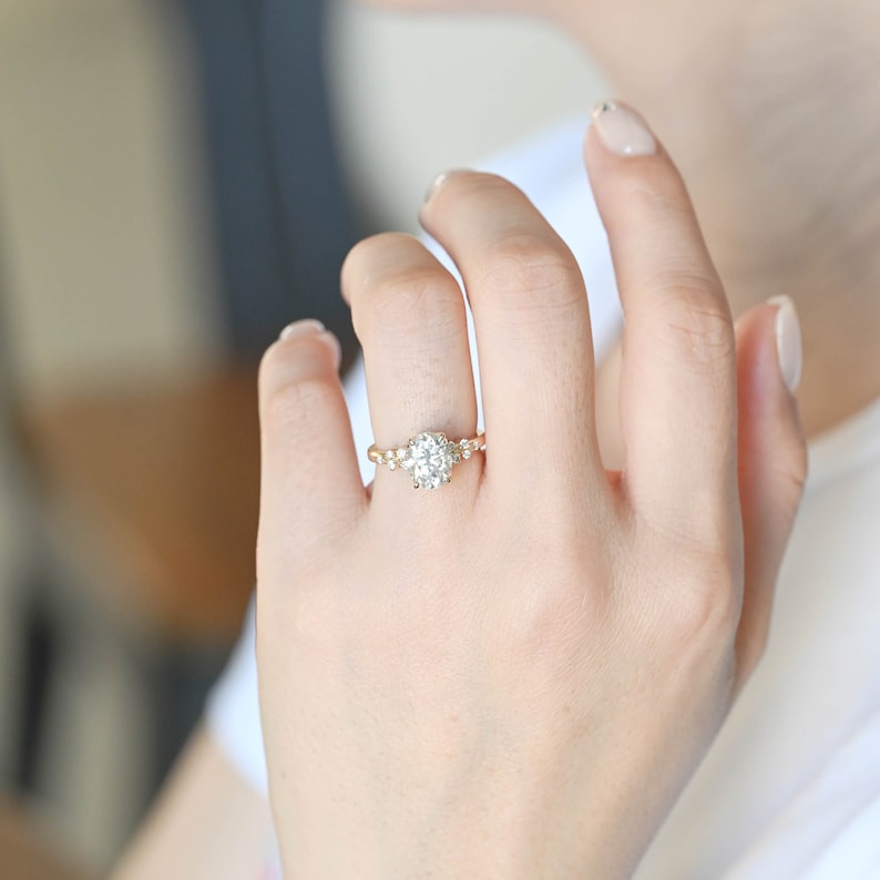 Stunning 2.0 CT Oval Moissanite Engagement Ring with Cluster Design 10