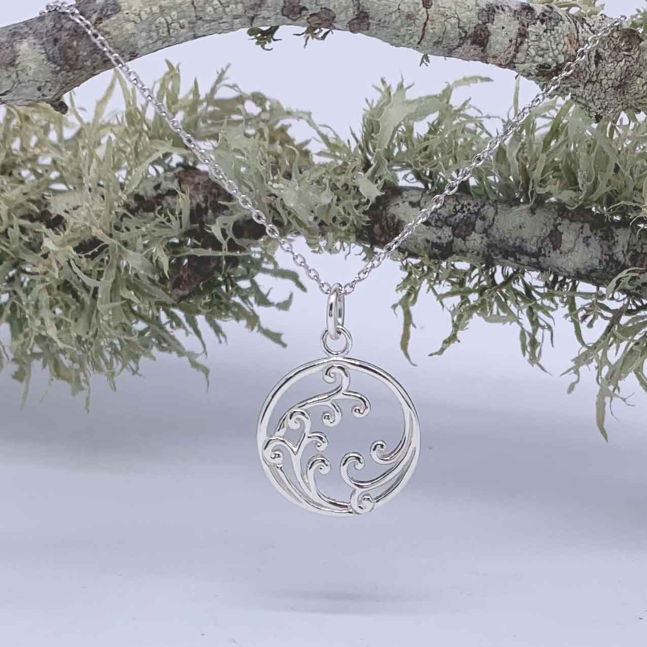 Round Cut Cubic Zirconia in 925 Sterling Silver Necklace 2