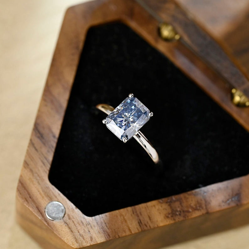 Stunning 4.0 CT Radiant Moissanite Engagement Ring with Solitaire Design 1