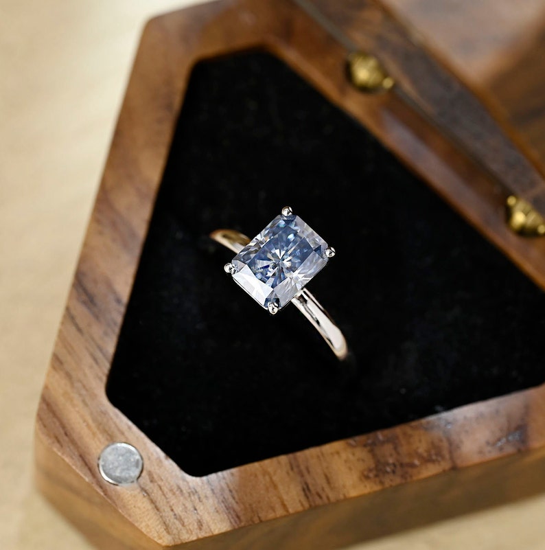 Stunning 4.0 CT Radiant Moissanite Engagement Ring with Solitaire Design 1