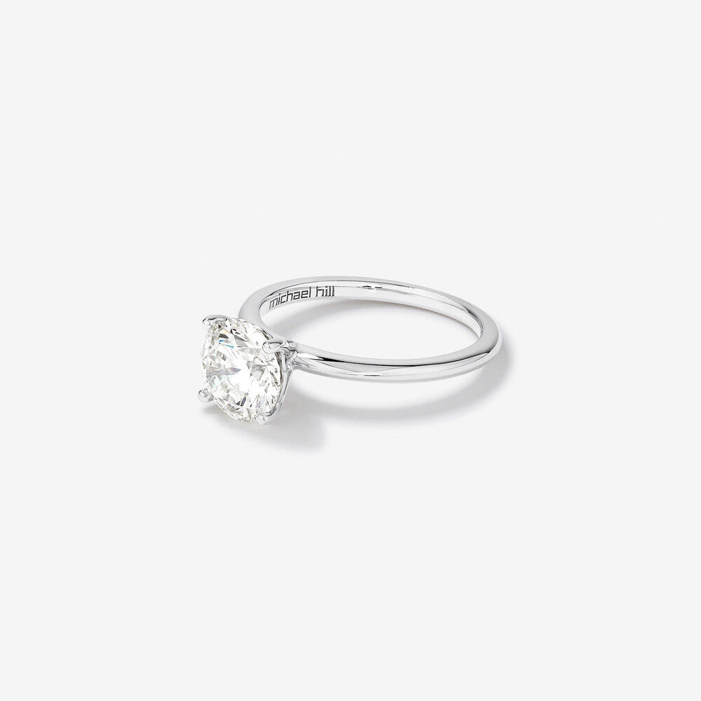 Stunning 2.0 CT Round Moissanite Solitaire Design Engagement Ring 2