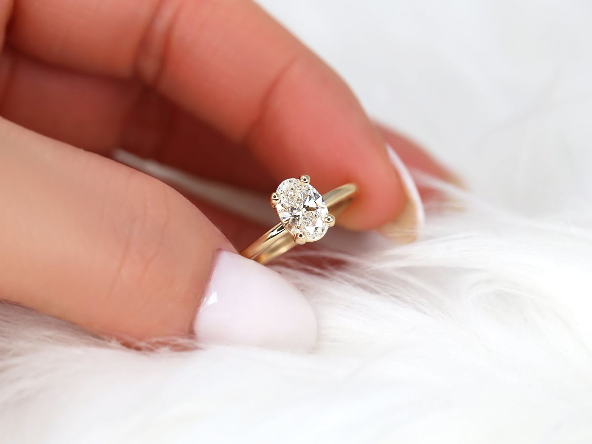 Stunning 1.01 CT Oval Moissanite Engagement Ring with Solitaire Design 4