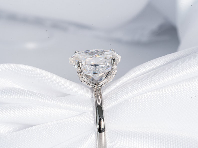 Stunning 5.0 CT Oval Shape Moissanite Engagement Ring with Solitaire Design 8