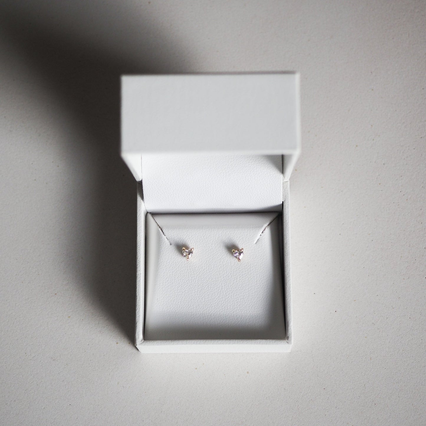1.0 TCW Heart Cut Moissanite Stud Earrings in Gold 3