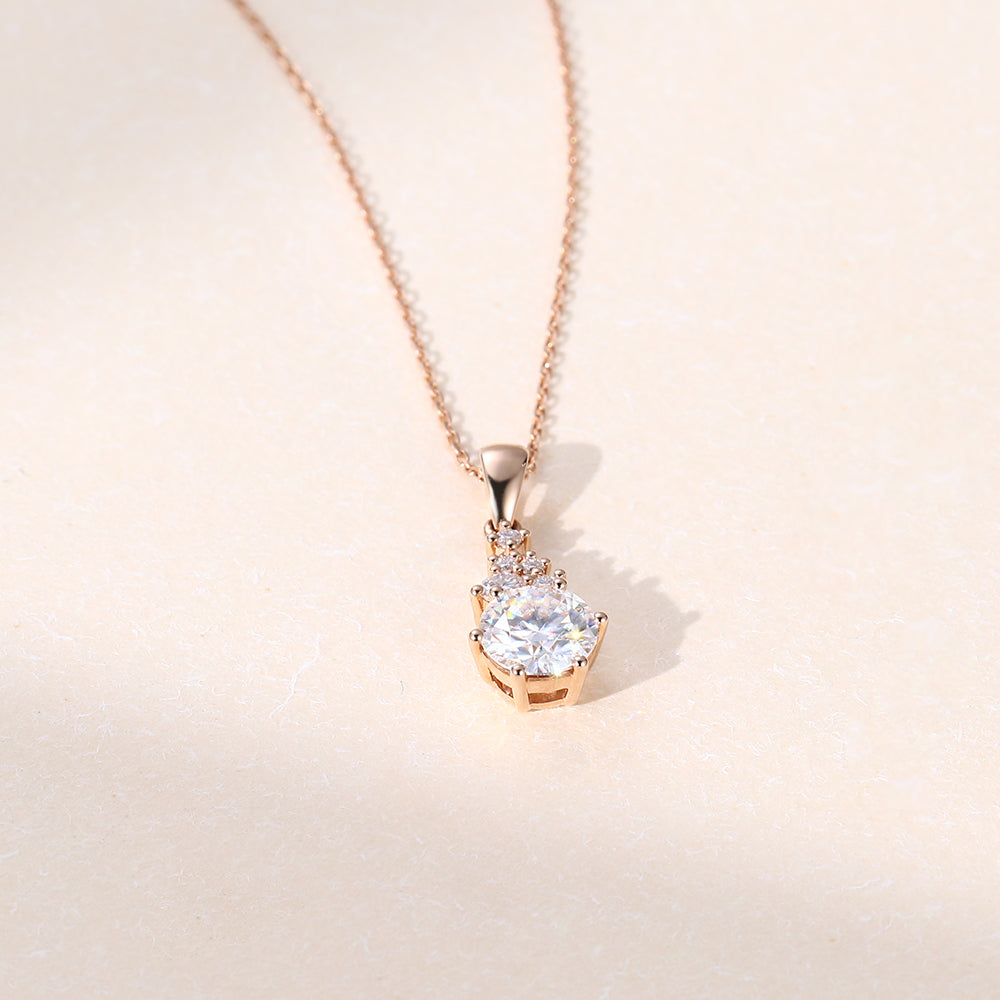 1.13 CT Round Diamond Cluster Pendant Necklace in Solid Gold 3