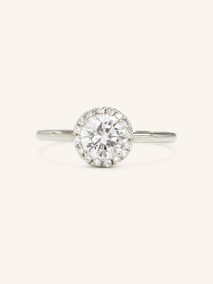 Stunning 1.0 CT Round Moissanite Engagement Ring with Halo Design 4