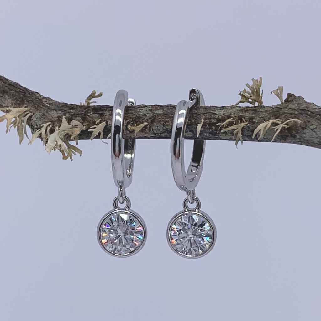 Round Cut Cubic Zirconia in 925 Sterling Silver Earrings 4