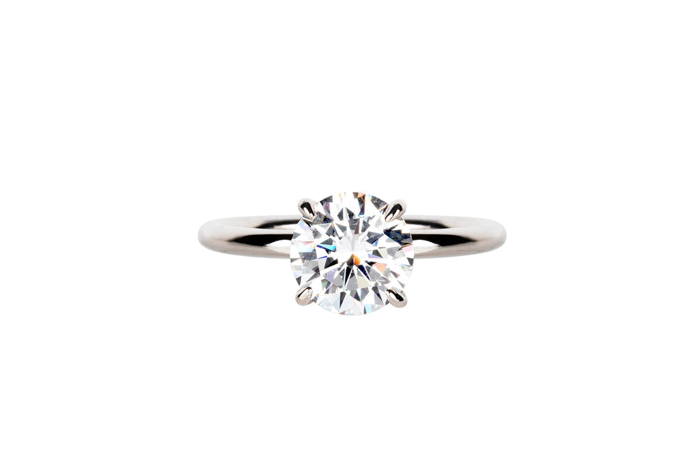 Round Cut Solitaire Style Cubic Zirconia in 925 Sterling Silver Ring 1