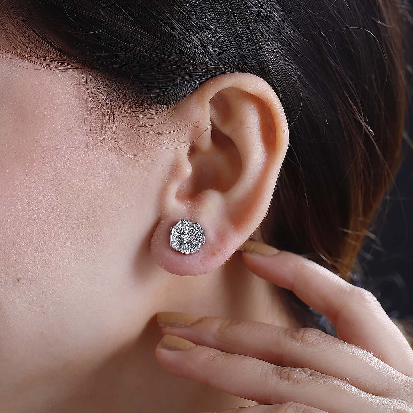 Round Cut Cubic Zirconia in 925 Sterling Silver Earrings 2