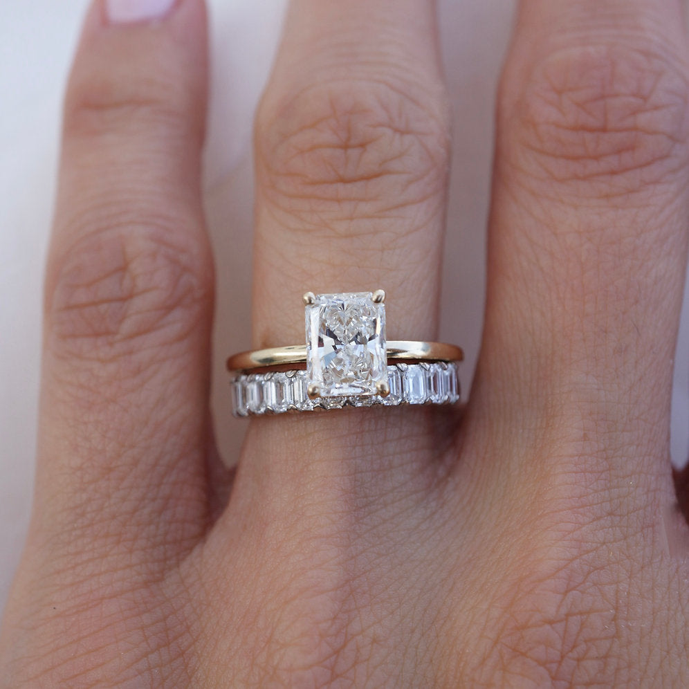 Stunning 0.6 TCW Emerald Moissanite Stone Full Eternity Wedding Band 3
