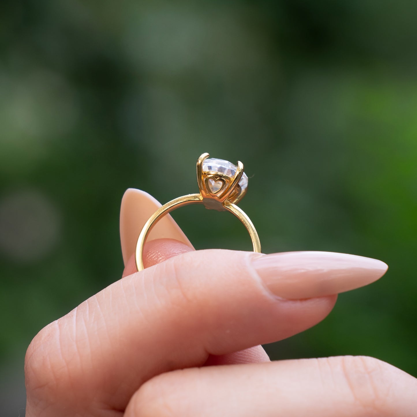 Stunning 1.0 CT Pear Moissanite Engagement Ring with Solitaire Design 8