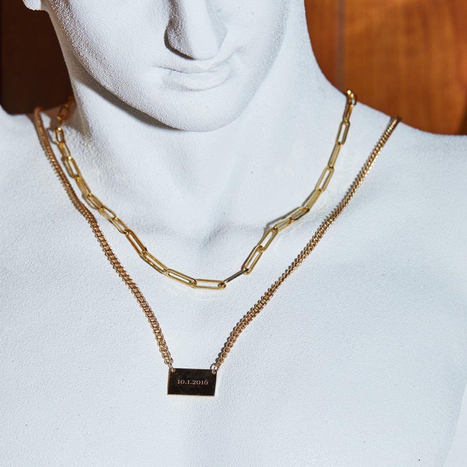 Envelope Curb Necklace in Solid Gold 3