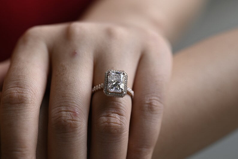 Stunning 1.0 - 2.0 CT Radiant Moissanite Engagement Ring with Pave & Halo Design 2